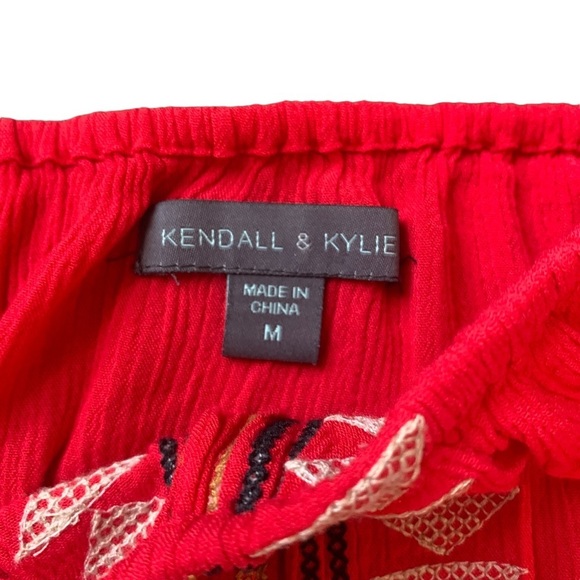 Kendall & Kylie red bell sleeve embroidered cropped top size medium - Picture 3 of 7
